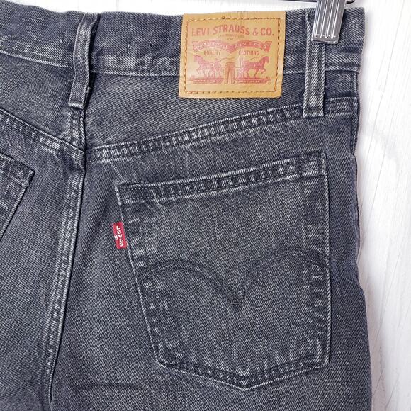 Levi’s Wedgie Jeans Shorts High Waist Cotton Frayed Hem Studs Black Wash Size 27 - Picture 4 of 10